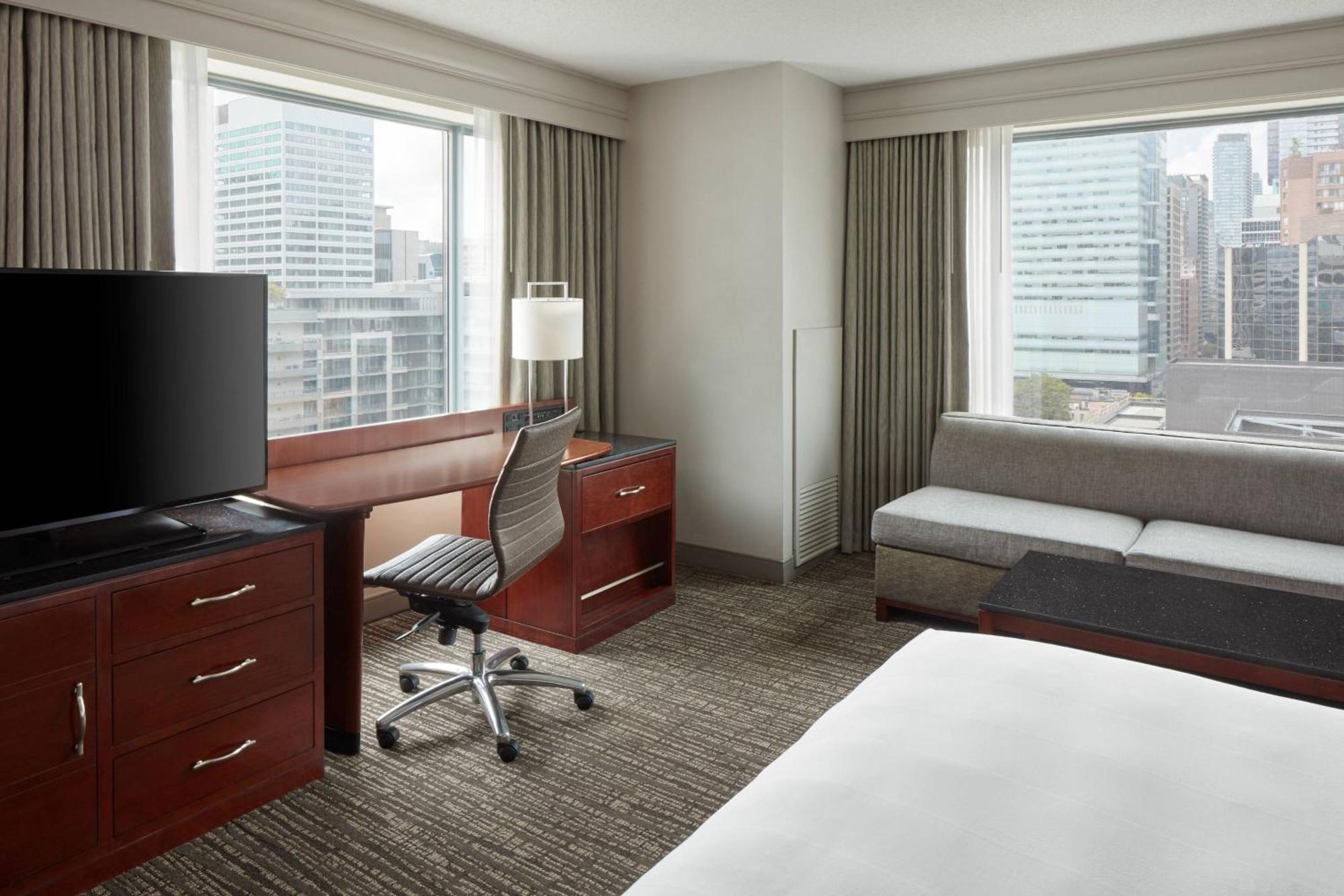 MARRIOTT DOWNTOWN AT CF TORONTO EATON CENTRE HOTEL